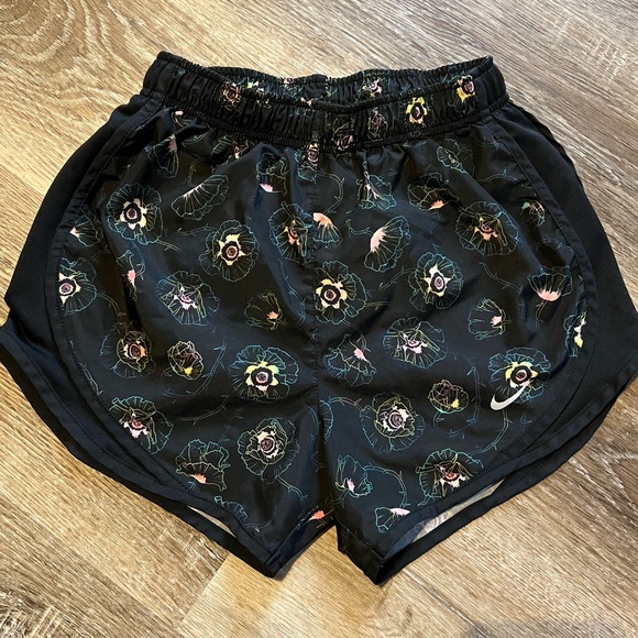 Nike Dri Fit Running shorts size XS - Picture 2 of 13